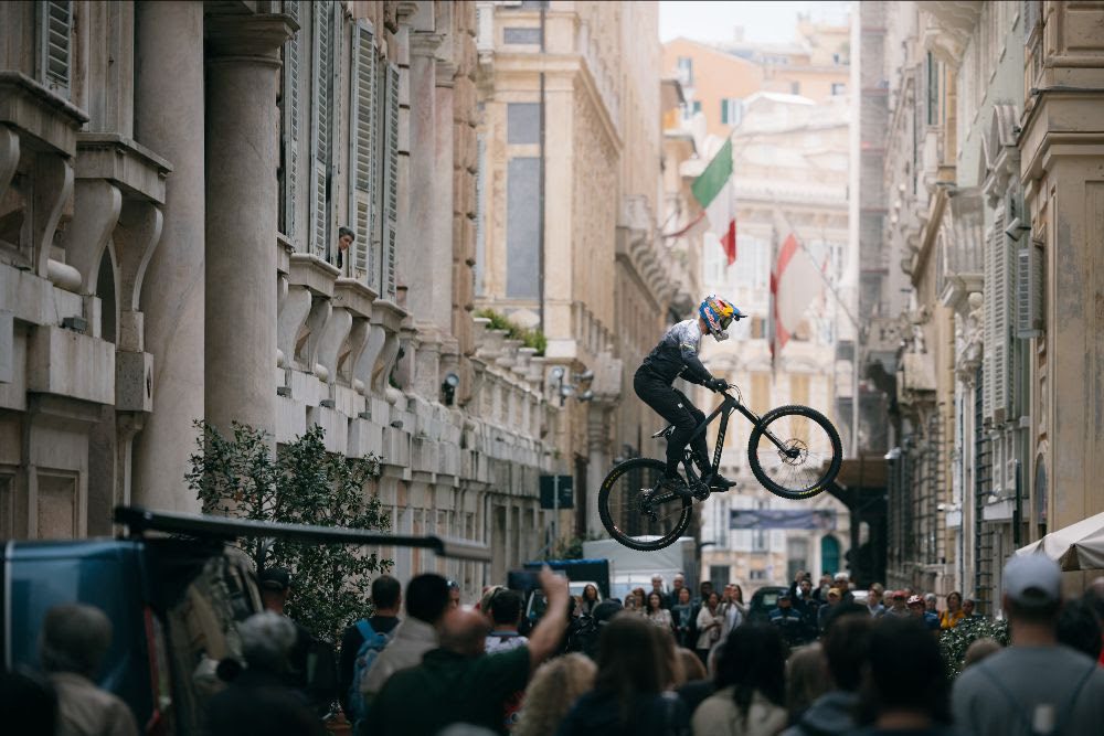 A GENOVA LA PRIMA TAPPA ITALIANA DI RED BULL CERRO ABAJO