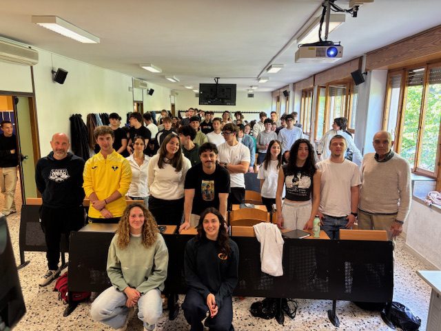 SCIENZE MOTORIE, LEZIONE DI GIORNALISMO CON ALBERTO BURLINA, SOFIA MORINI E CHIARA TARANTINO